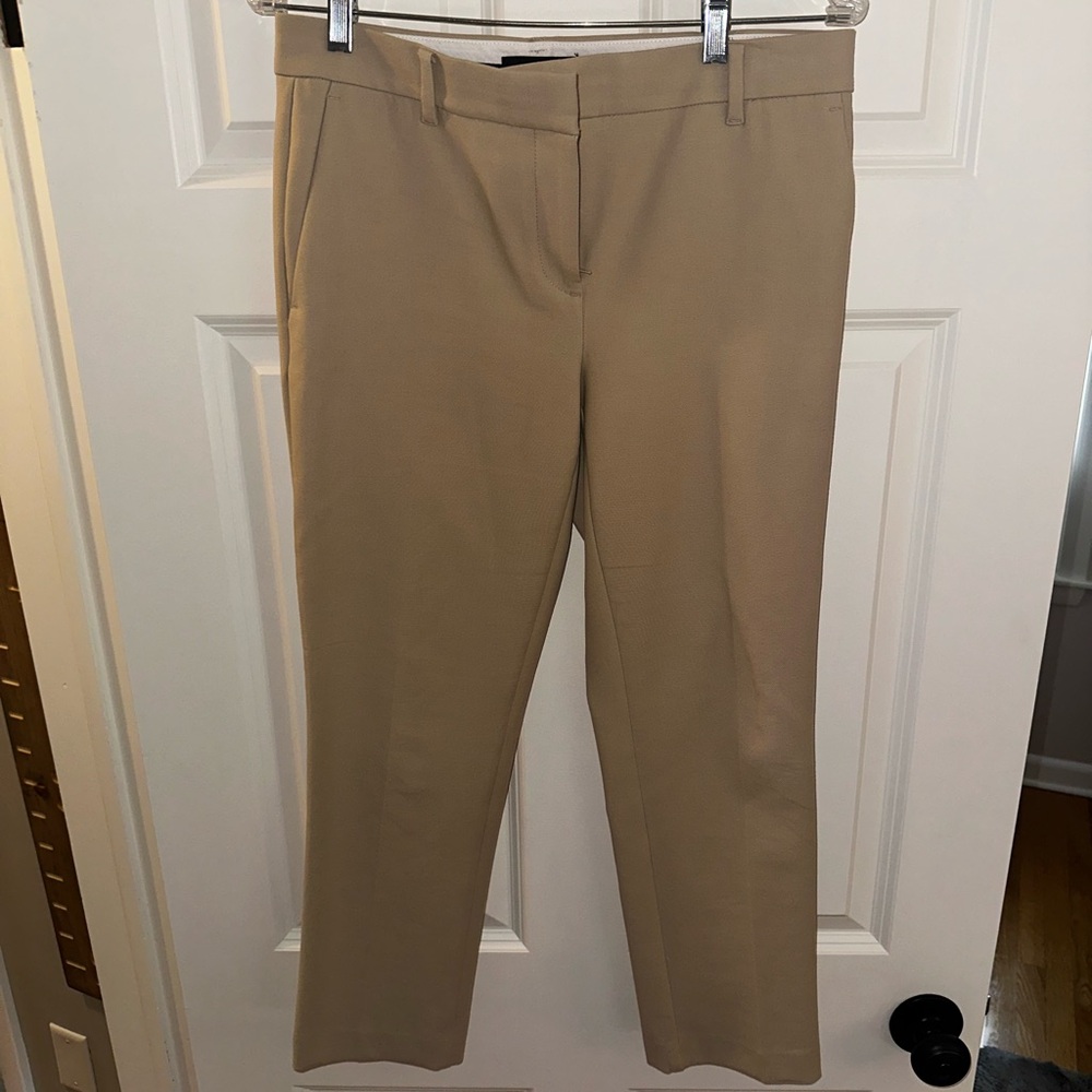 Like New Ann Taylor - Beige Pant - Size 4 - Like new